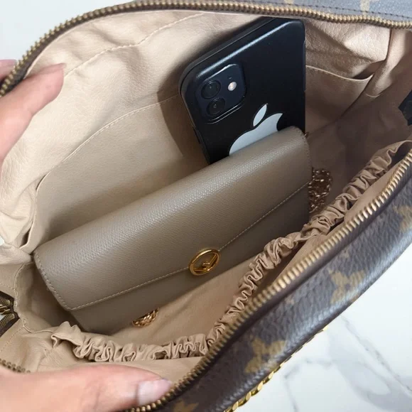 Louis Vuitton Monogram hand-painted crossbody ππ - Picture 8 of 14